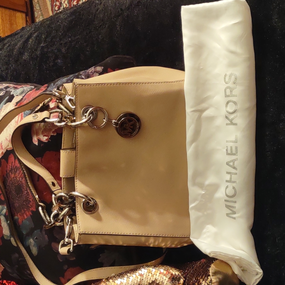 Michael Kors purse